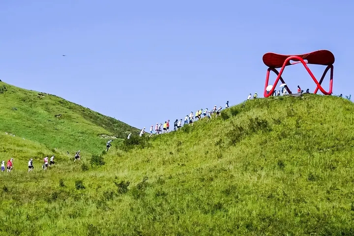 中国体彩助力全民健身！2026年粤港澳大湾区（佛山）户外运动季4月30日在三水南山启幕(图1)